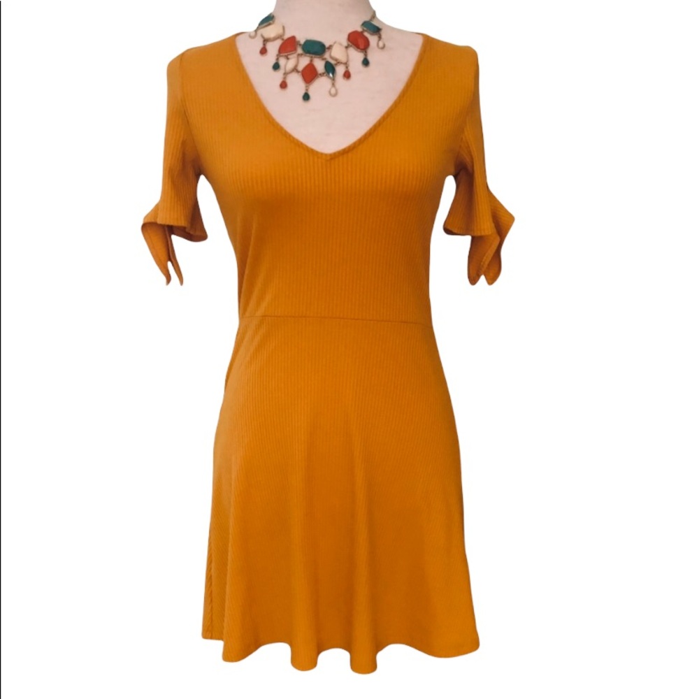 Design Lab Ribbed Mustard/Gold Dress Has Tie at Sleeve Slimming Material NWT